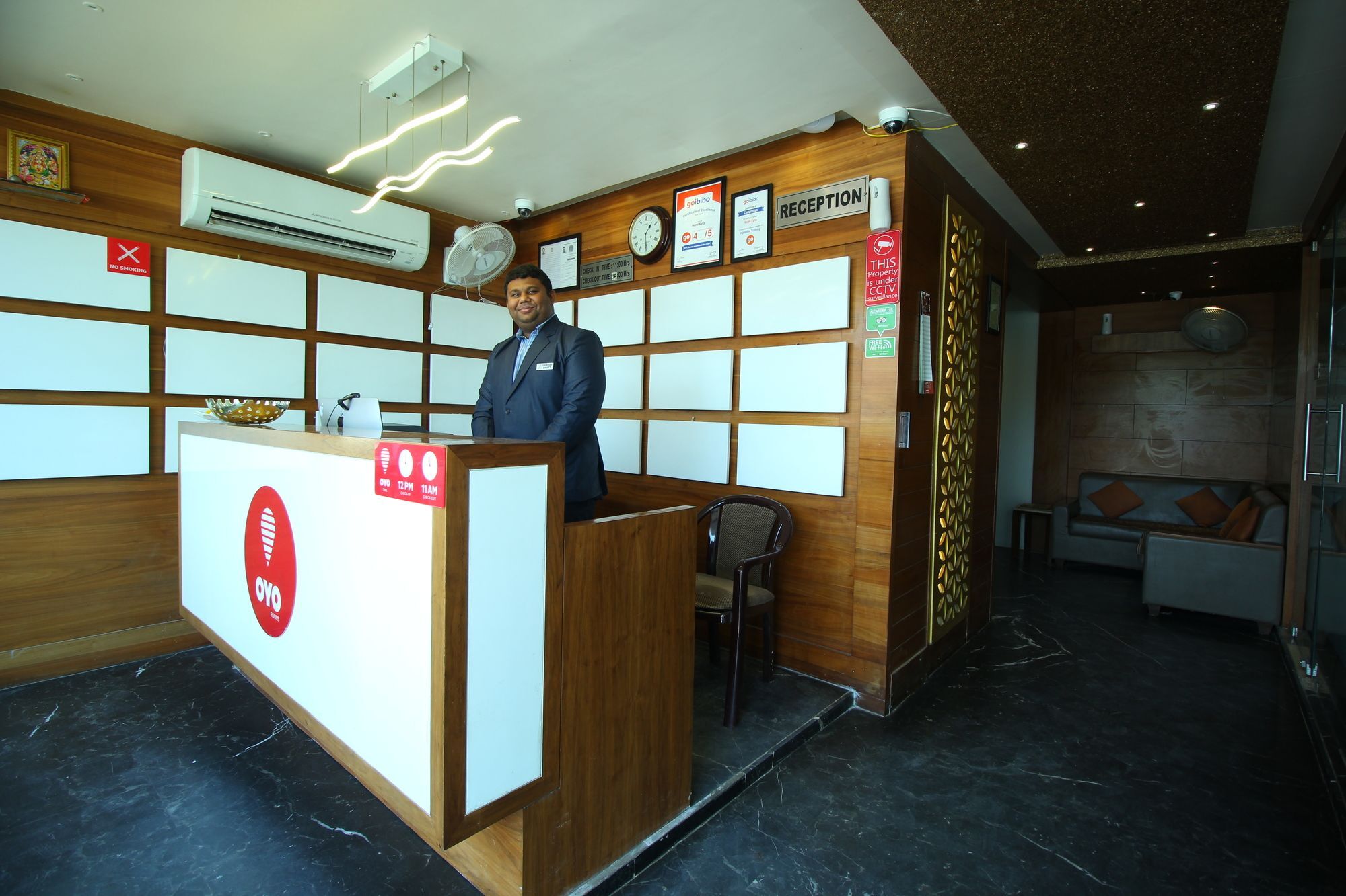 Oyo 8992 Hotel Kyra アーメダバード エクステリア 写真
