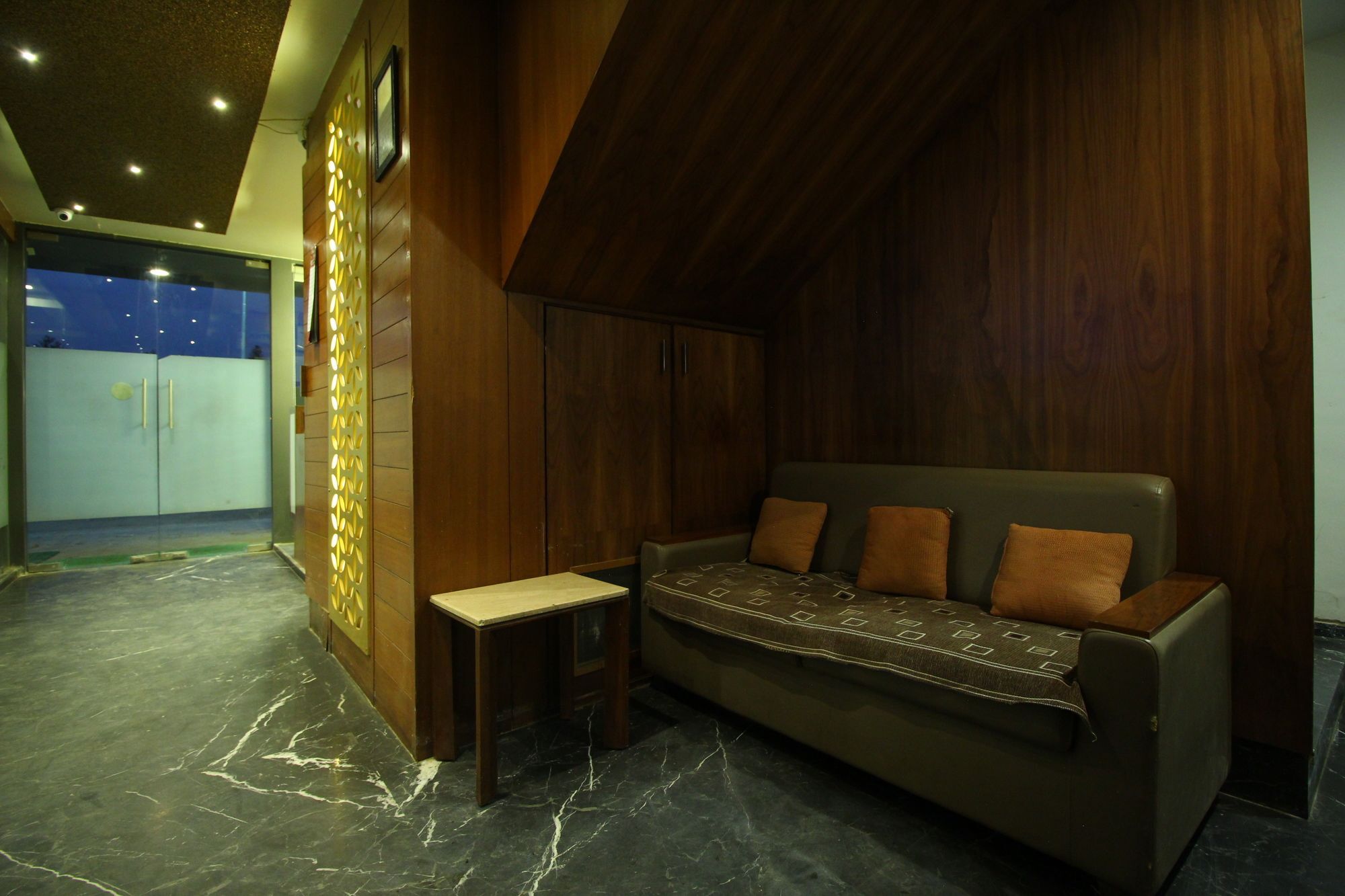 Oyo 8992 Hotel Kyra アーメダバード エクステリア 写真